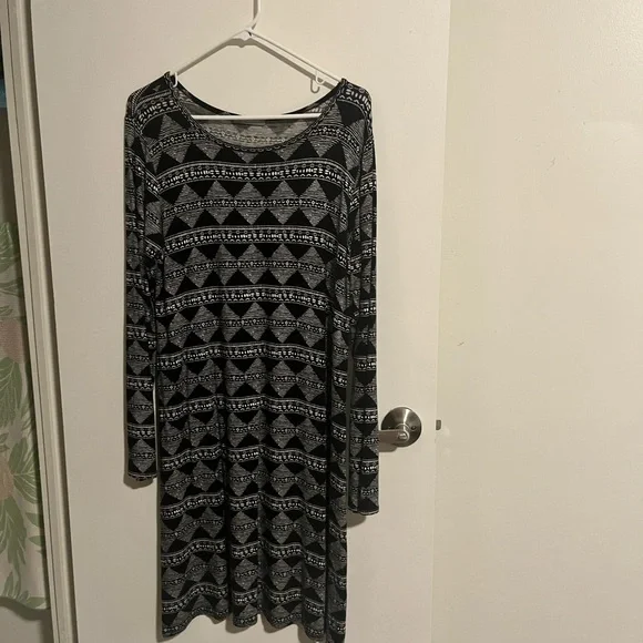 Loveappella Black and Gray Patterned Dress - Picture 2 of 4